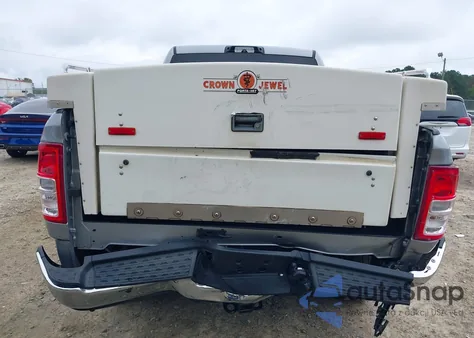 3C6UR5CJ8RG278122